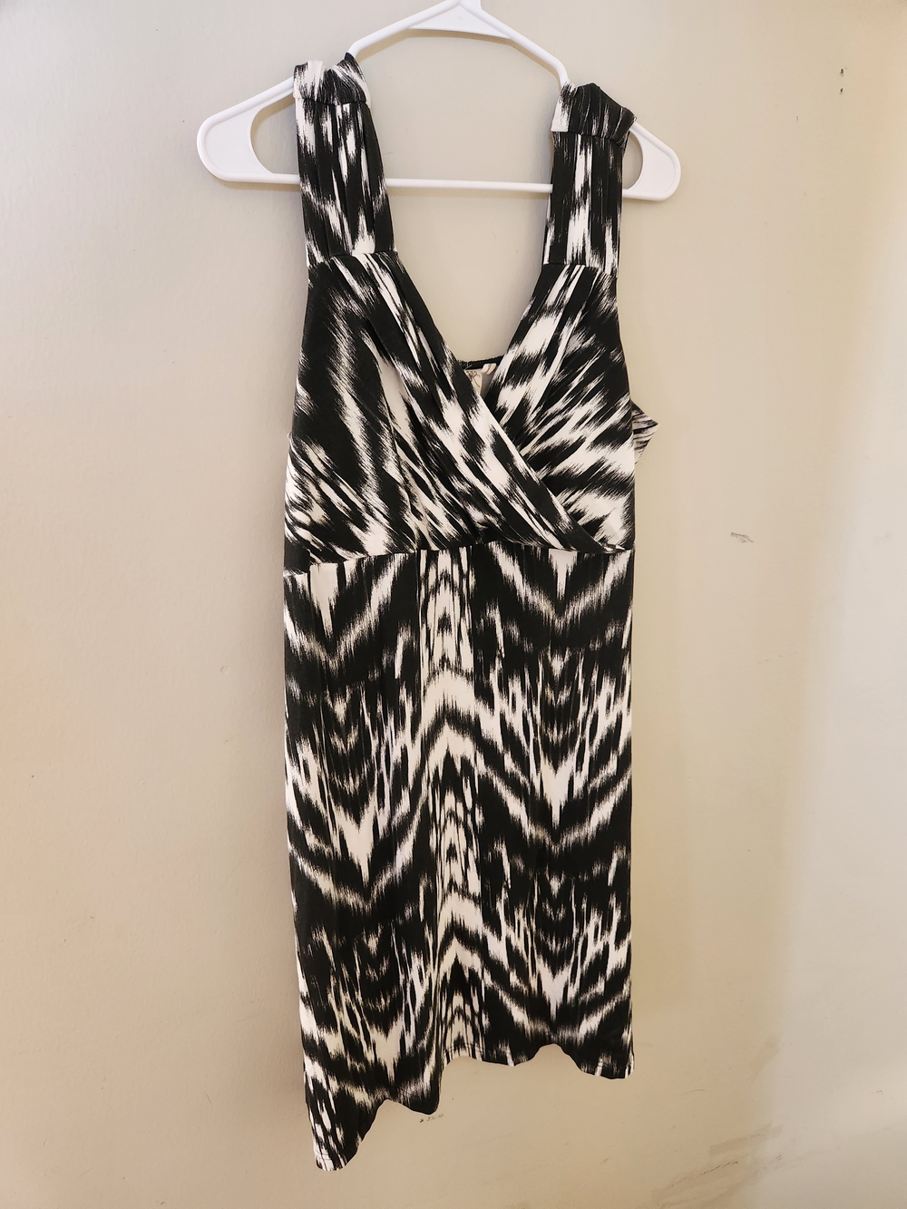 Aventura Organic Cotton Black and White Printed V-Neck Sleeveless XL Dress